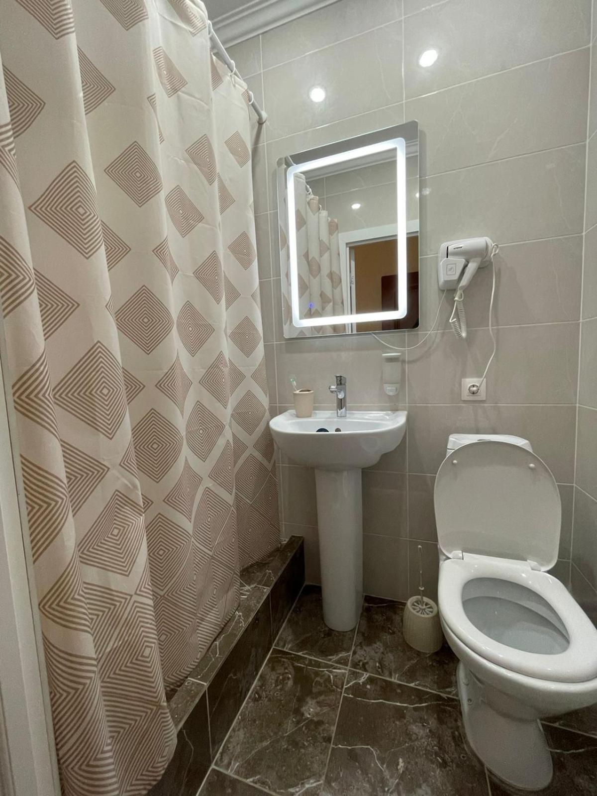 אסטנה Rose Art Hotel מראה חיצוני תמונה